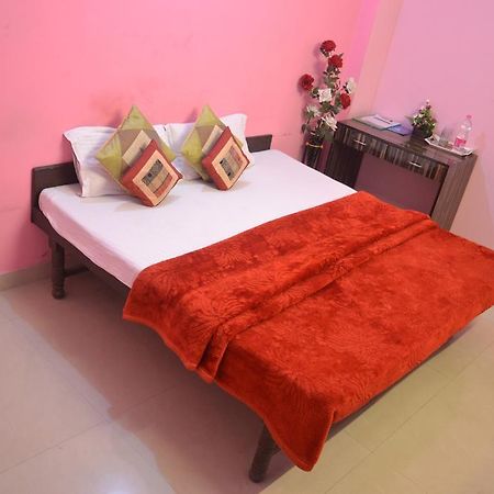 Yatri Guest House Nowe Delhi Zewnętrze zdjęcie