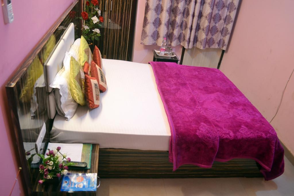 Yatri Guest House Nowe Delhi Zewnętrze zdjęcie