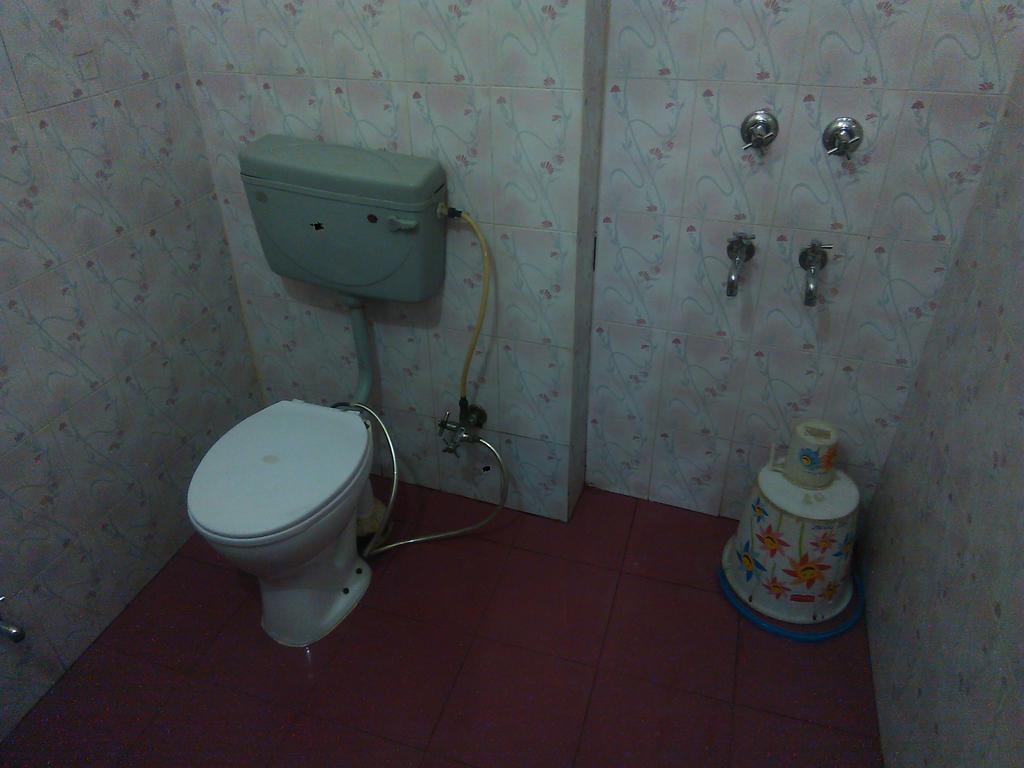 Yatri Guest House Nowe Delhi Zewnętrze zdjęcie